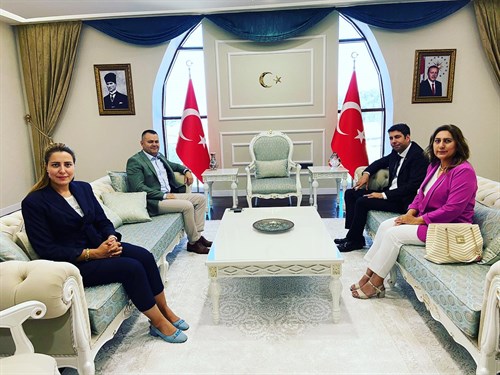 Tarsus Adalet Komisyonu Başkanı (1. Ağır Ceza Mahkemesi Başkanı) Orhan Gündoğdu, Tarsus Kaymakamı Kadir Sertel OTCU’yu Ziyaret Etti