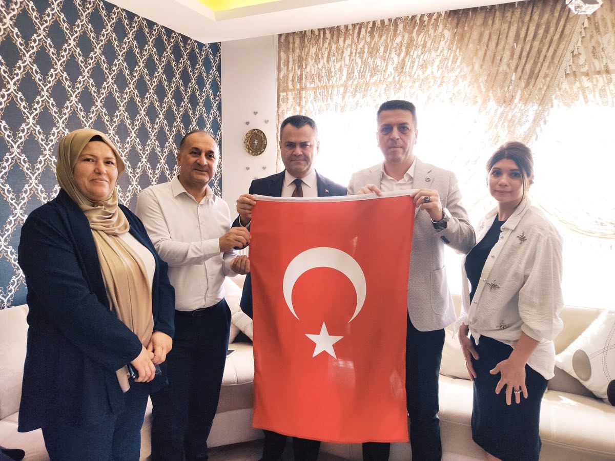 Kaymakam Kadir Sertel OTCU, Gazi Jandarma Er Mustafa Can YILDIZ ve Kıbrıs Gazisi Tahir SONGUR’u Evlerinde Ziyaret Ederek Gaziler Gününü Kutladı