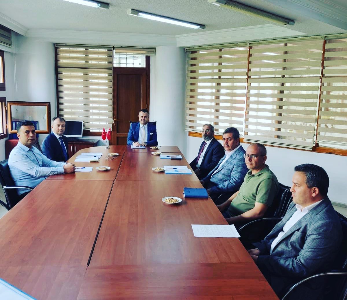 Tarsus İlçe Kurban Hizmetleri Komisyonu, Tarsus Kaymakamı Kadir Sertel OTCU Başkanlığında Toplandı