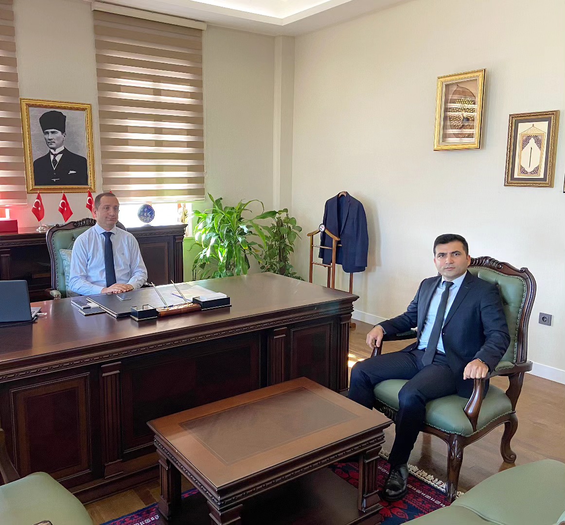 Tarsus İlçe Seçim Müdürü Bülent KOCA, Tarsus Kaymakamı Mehmet Ali AKYÜZ'ü Ziyaret Ederek Yeni Görevinde Başarılar Diledi