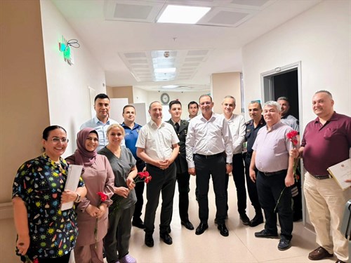 TARSUS KAYMAKAMI MEHMET ALİ AKYÜZ VE İLÇE PROTOKOLÜ; TARSUS DEVLET HASTANESİ ZİYARET ETTİ
