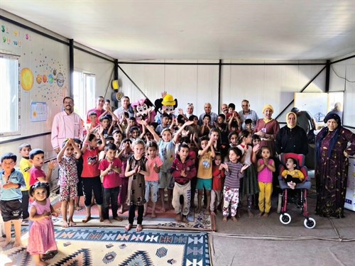 TARSUS KAYMAKAMLIĞI İLÇE İNSAN HAKLARI KURULU TARAFINDAN BARBAROS MAHALLESİ'NDE KANAL BOYUNDAKİ ÇADIR BÖLGESİ'NDE İKAMET EDEN ÇOCUKLAR ZİYARET EDİLDİ