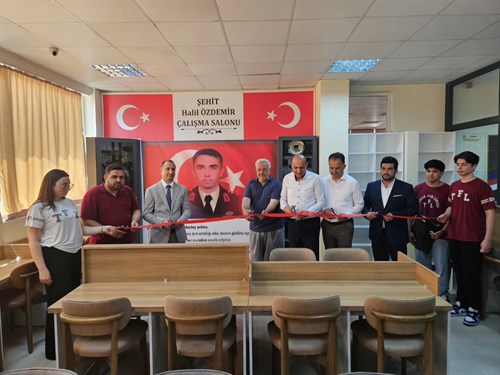 TARSUS ŞEHİT HALİL ÖZDEMİR FEN LİSESİ’NDE, YAPILAN OKUMA SALONU AÇILIŞI, TARSUS KAYMAKAMI MEHMET ALİ AKYÜZ'ÜN KATILIMI İLE GERÇEKLEŞTİ