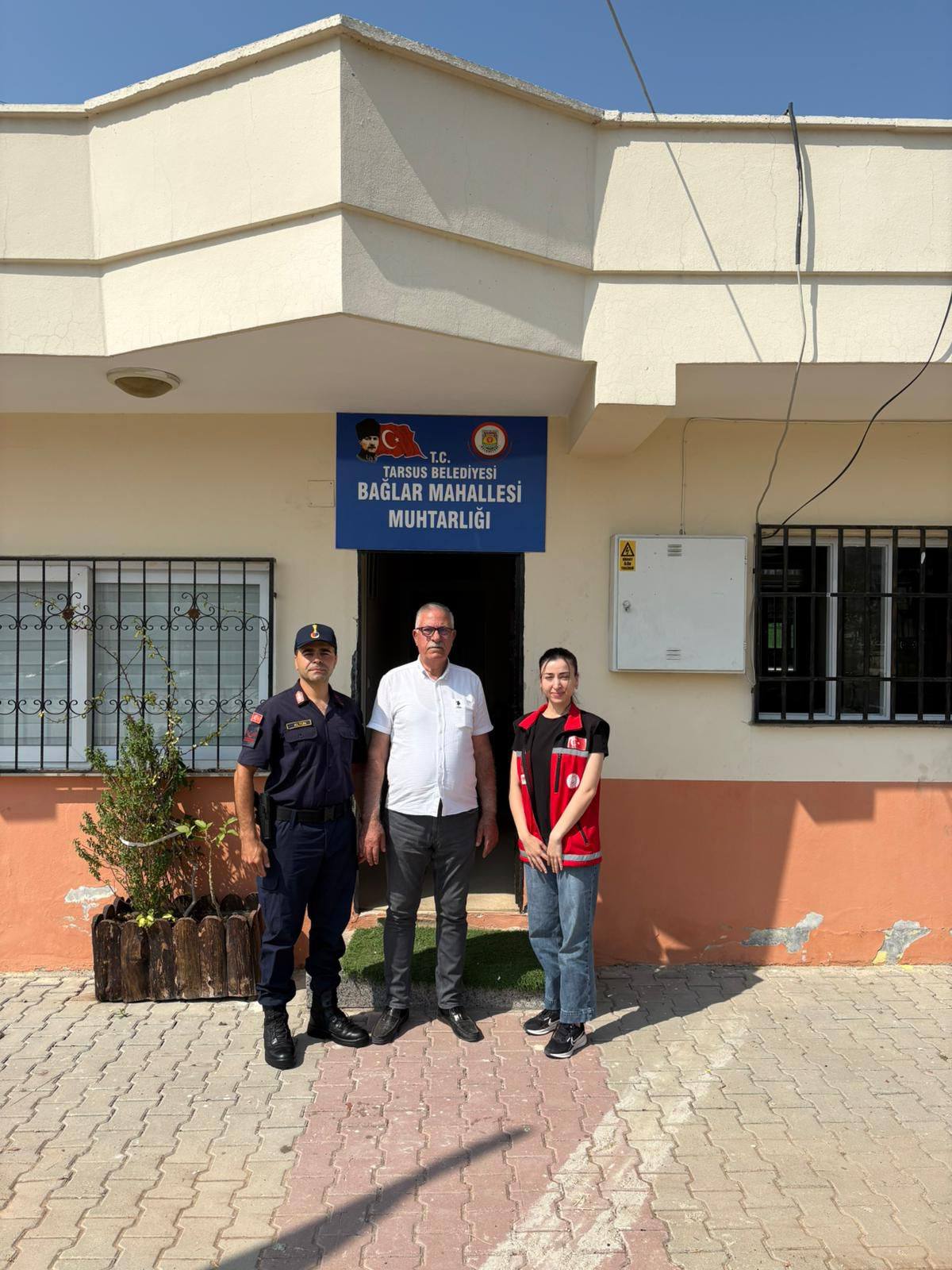 BÜYÜK İLÇELER GÜVEN VE DÖNÜŞÜM PROJESİ “TARSUS’A HOŞGELDİNİZ FAALİYETİ” KAPSAMINDA; BAĞLAR VE ŞAHİN MAHALLESİNE GÖÇLE GELEN AİLELER ZİYARET EDİLDİ